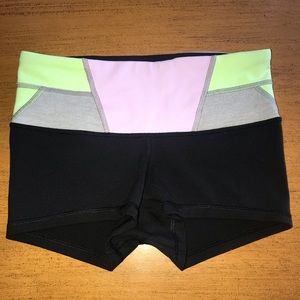 Lululemon Size 2 Reversible Boogie Shorts